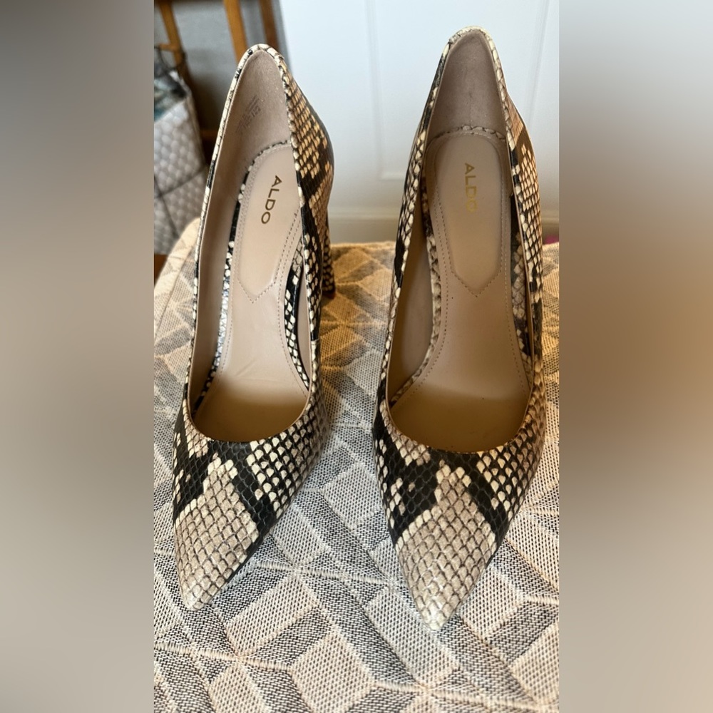 Aldo -Size 8 snakeskin high heel